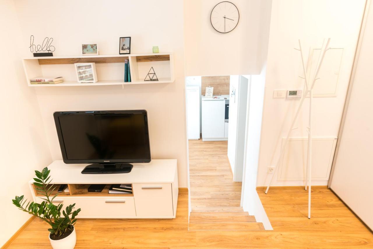 Appartement Alma - To Travel Is To Live *